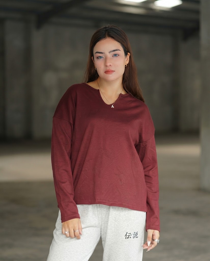BURGUNDY SPLIT-NECK RIBBED SWEATSHIRT (BOXY FIT)