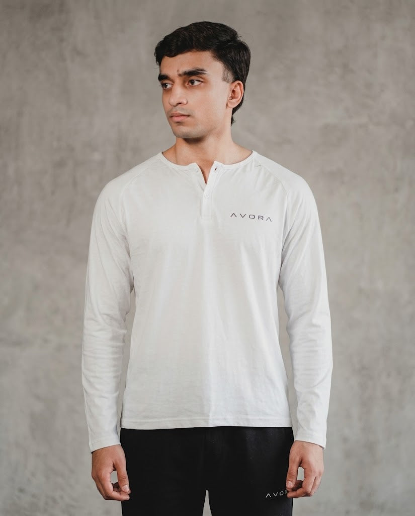 WHITE RAGLAN HENLEY (BOXY FIT)