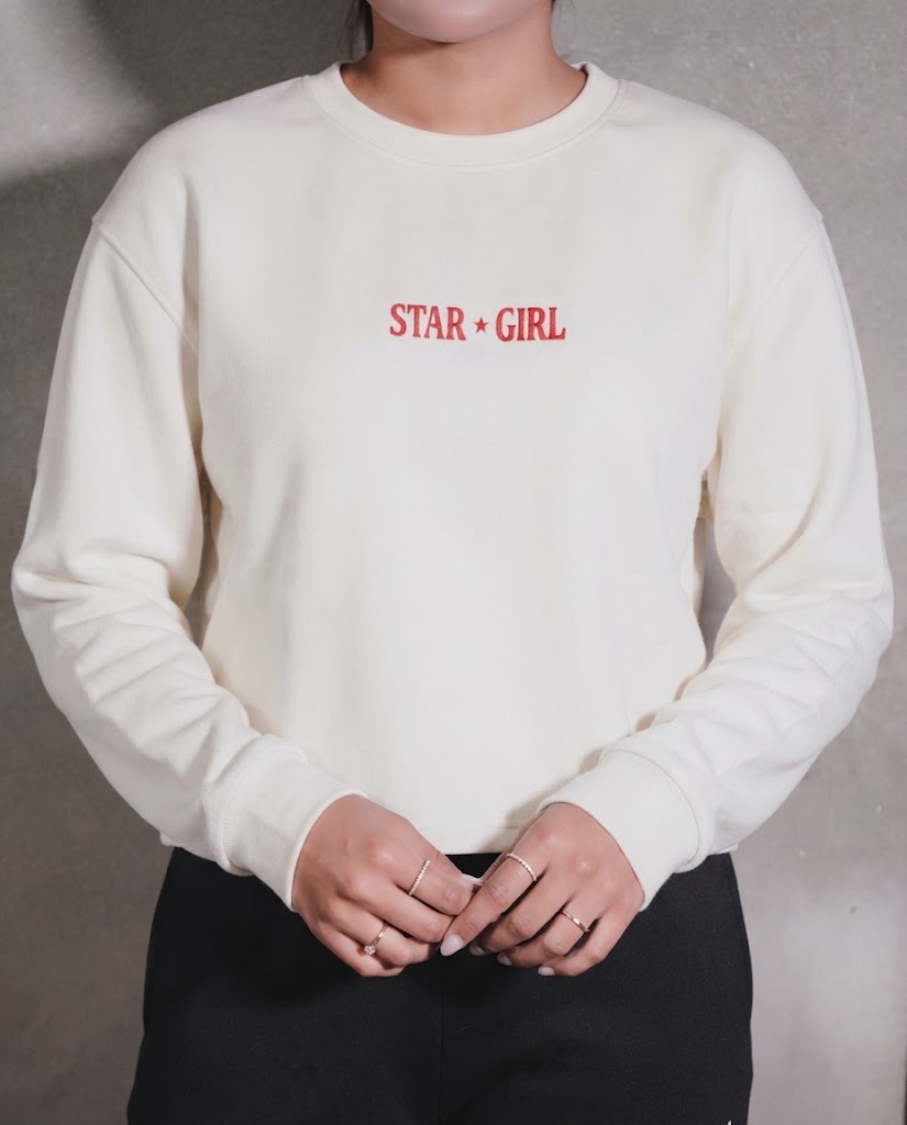 STAR GIRL — PREMIUM CROPPED SWEATSHIRT