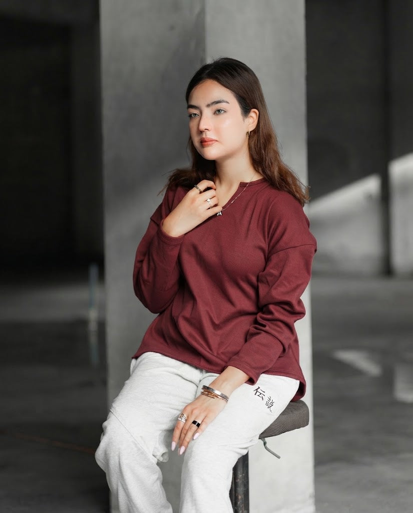 BURGUNDY SPLIT-NECK RIBBED SWEATSHIRT (BOXY FIT)